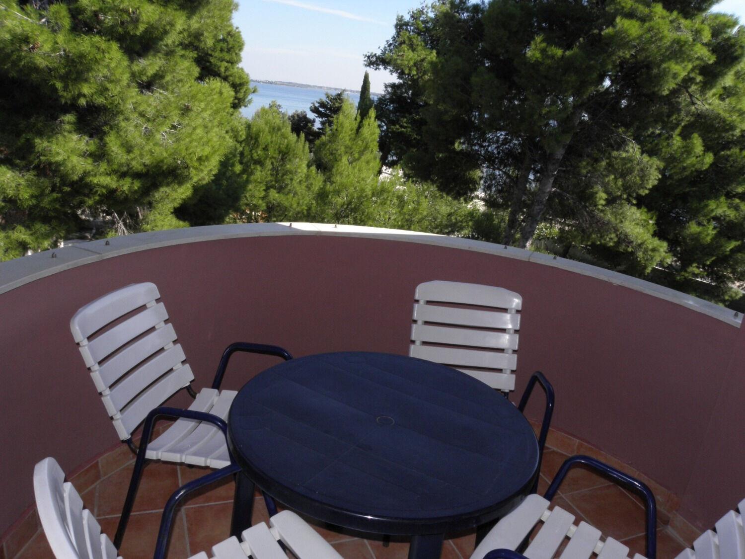 Monika Apartment Vir