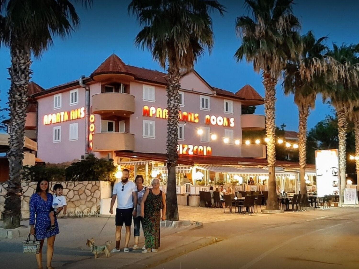 Monika Apartment Vir